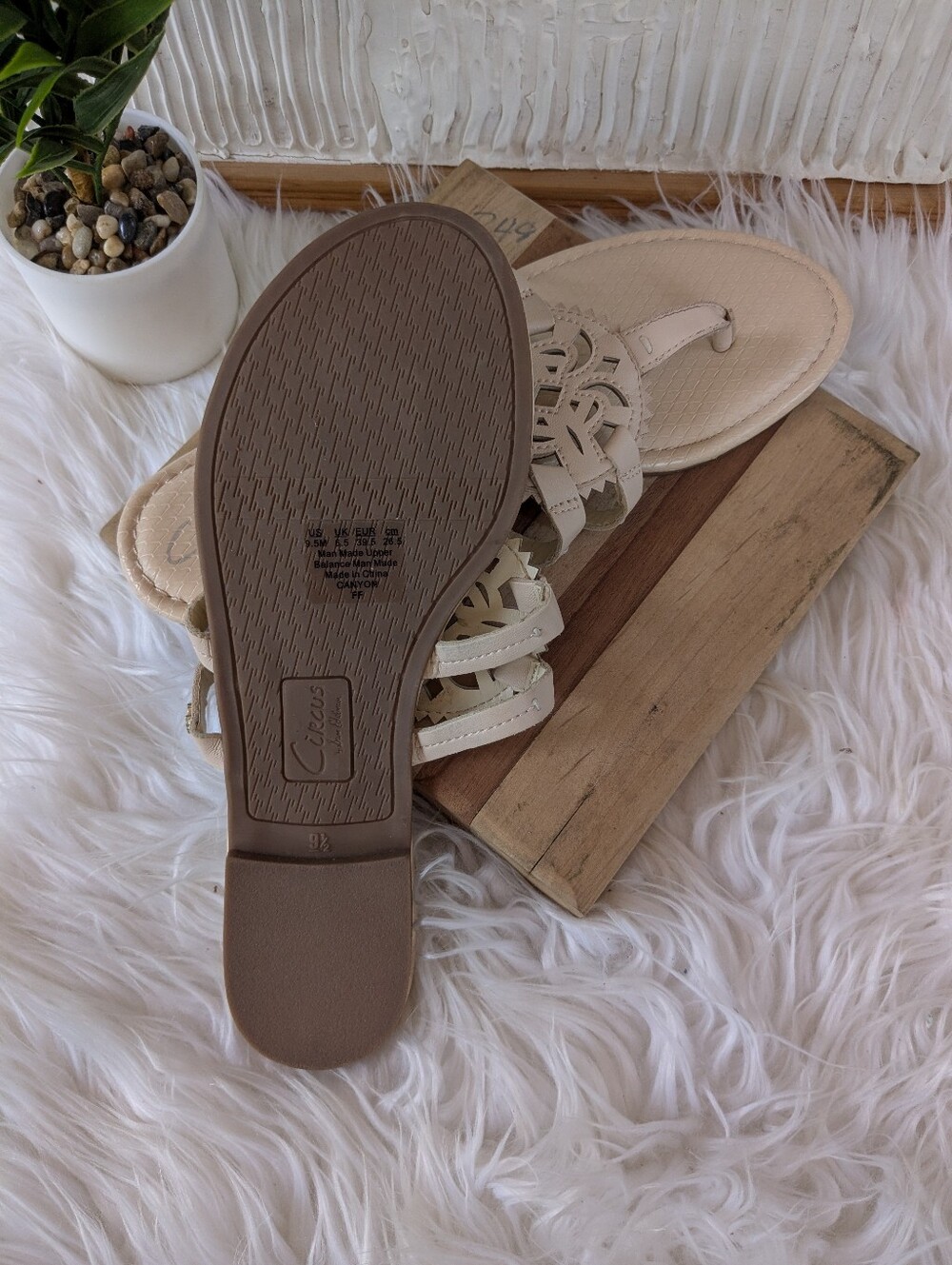 Circus by Sam Edelman Sandals - Picture 5 of 6